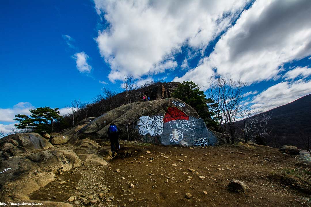 breakneck white trail